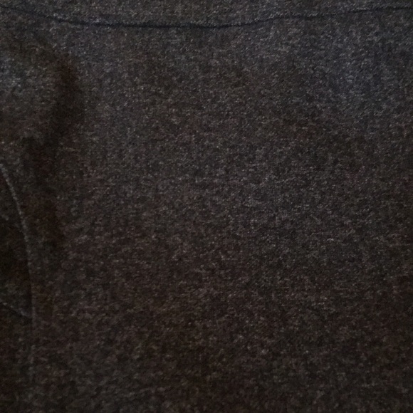 Midi wool skirt with vertical ruching at the back - Picture 7 of 7